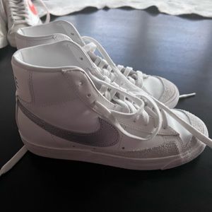 Nike Blazers brand new women’s size 6